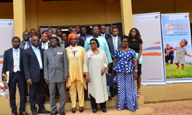 La Banque Atlantique équipe trois salle de l’école primaire publique Ahossougbéta de Togba