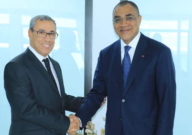 Le Ministre Adama Coulibaly reçoit M. Mohamed Karim MOUNIR, Président du Groupe BCP