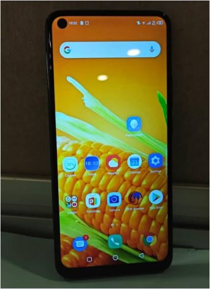 Un apercu d'infinix S5 avec ses 4 caméras arrière