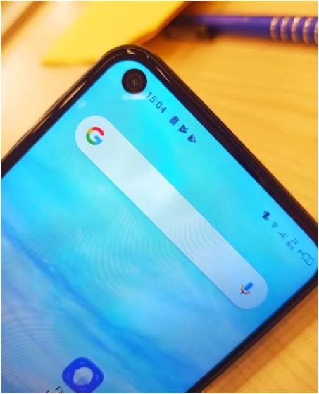 Un apercu d'infinix S5 avec ses 4 caméras arrière