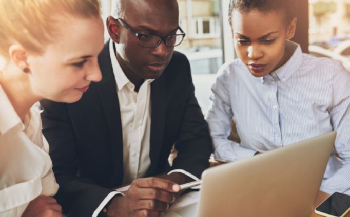 HEC Paris déploie à Abidjan « CHALLENGE + », son programme de formation à l’entrepreneuriat innovant